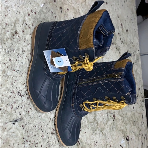 Brand New Khombu Women’s Winter /Rain Boots Size 9 - Picture 2 of 5